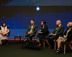 oslava v Planetariu